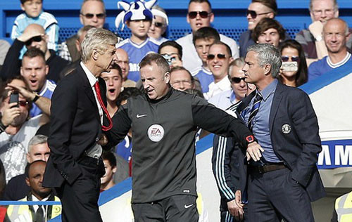 Derby thành London: Wenger và Mourinho khẩu chiến