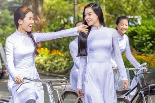 Cơn sốt vé Tour diễn xuyên Việt của Hồ Ngọc Hà 2014