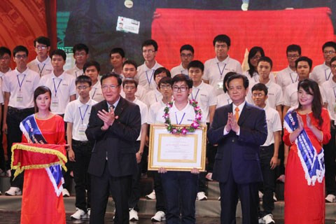 Chuyển ngày tổ chức Lễ tuyên dương học sinh đạt giải cao trong các kỳ thi