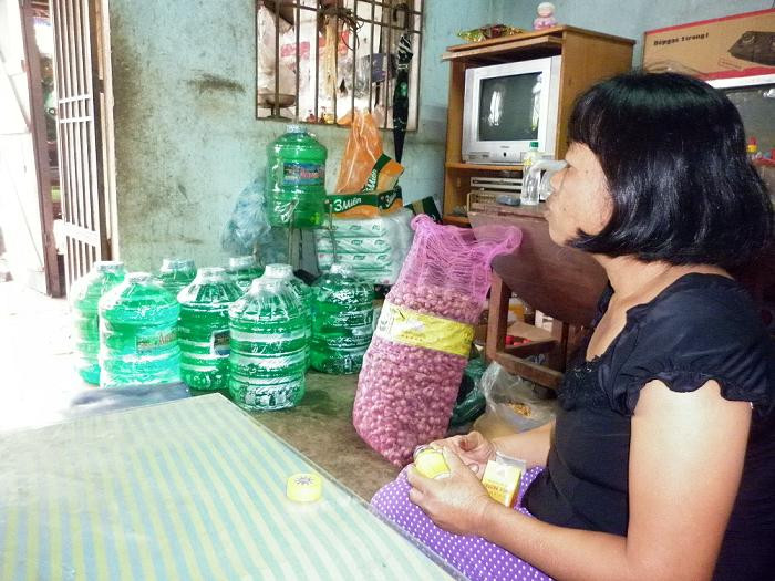Lâm Đồng: Cha mua thuốc trừ cỏ thách con uống