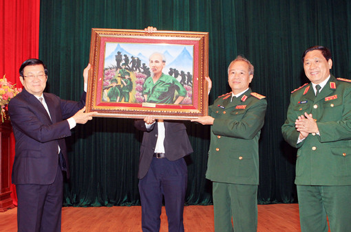 Chủ tịch nước Trương Tấn Sang thăm Bộ Tư lệnh Thủ đô Hà Nội