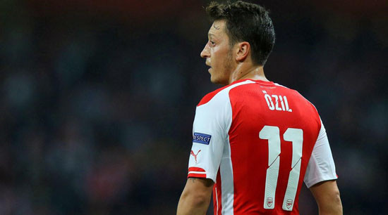 Mesut Özil nghỉ thi đấu ba tháng vì chấn thương