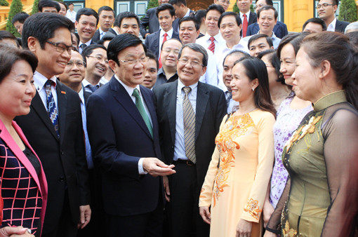 Chủ tịch nước gặp mặt hơn 100 Doanh nhân Việt Nam tiêu biểu