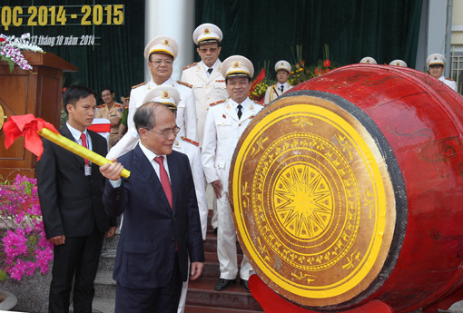 Chủ tịch Quốc hội Nguyễn Sinh Hùng dự khai giảng tại Học viện Cảnh sát nhân dân