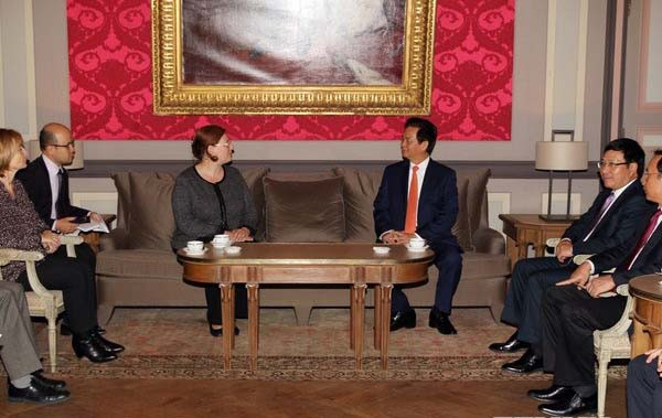 Thủ tướng Nguyễn Tấn Dũng hội kiến với lãnh đạo Nghị viện Bỉ