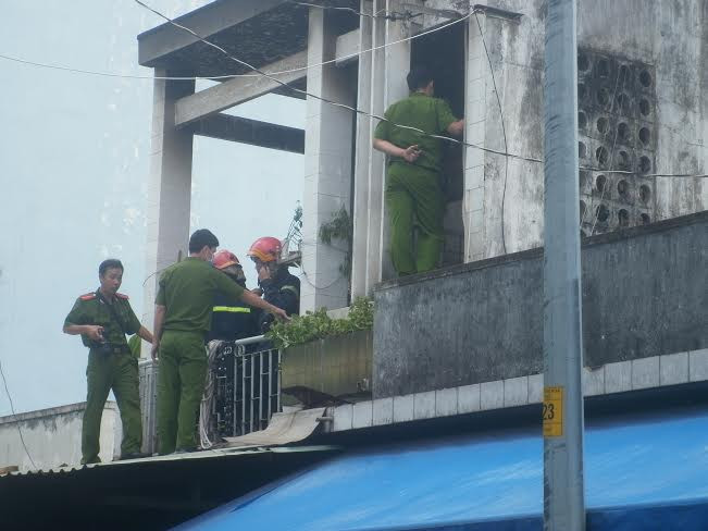 TPHCM: Nhà 2 tầng bất ngờ bốc cháy, một thanh niên thiệt mạng