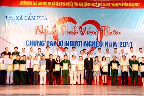 Nhân tháng cao điểm “Vì người nghèo”: Trao cho người nghèo “cái cần câu”