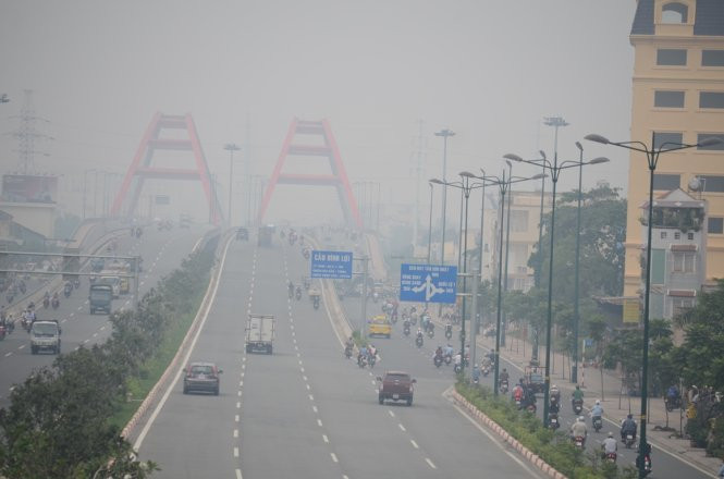 Thành phố Hồ Chí Minh: Sương mù và khói bụi bao trùm nhiều khu vực