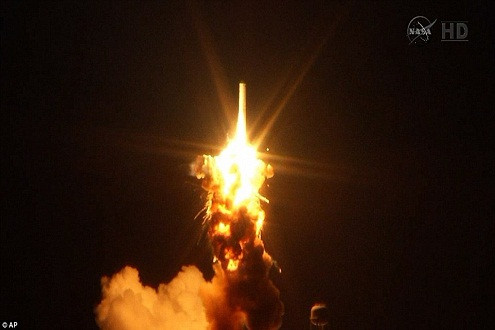 Tên lửa Nasa nổ tung sau khi rời bệ phóng sáu giây