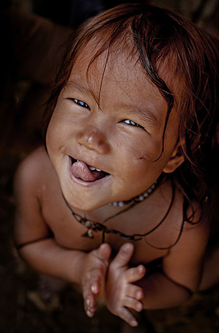 Em bé dân tộc Mông ở Bảo Lạc