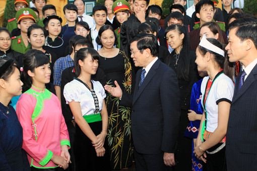Chủ tịch nước Trương Tấn Sang gặp mặt học sinh dân tộc thiểu số tiêu biểu