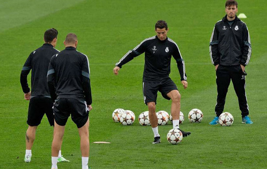 Ronaldo và đồng đội sẵn sàng cho cuộc đối đầu với Liverpool
