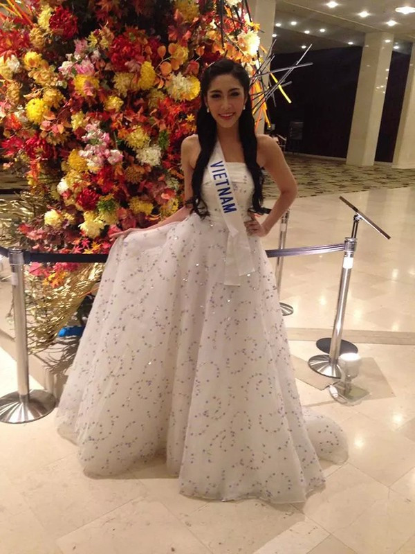Tranh thêu của Hoa hậu Đặng Thu Thảo bán đấu giá cao nhất tại Miss International