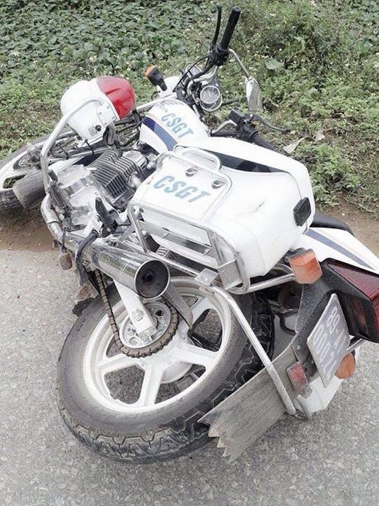 Hưng Yên: Va chạm giữa 2 xe máy, 1 thiếu uý CSGT tử vong