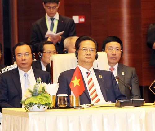 Thủ tướng Nguyễn Tấn Dũng dự Hội nghị cấp cao ASEAN lần thứ 25