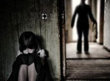Đắk Lắk: Cha bệnh hoạn hiếp dâm con gái ruột