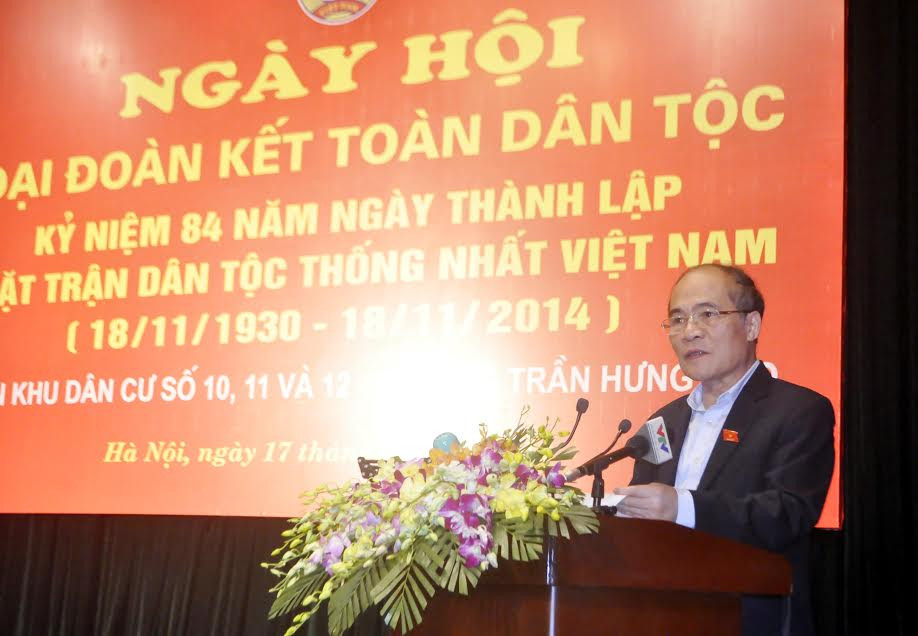 Chủ tịch Quốc hội Nguyễn Sinh Hùng dự Ngày hội Đại đoàn kết toàn dân tộc