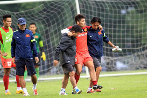 Chuyển động cùng AFF Cup: Tiền vệ Minh Châu dính chấn thương