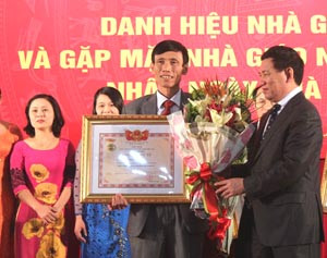 Nghệ An: Trao tặng danh hiệu nhà giáo ưu tú cho 10 nhà giáo