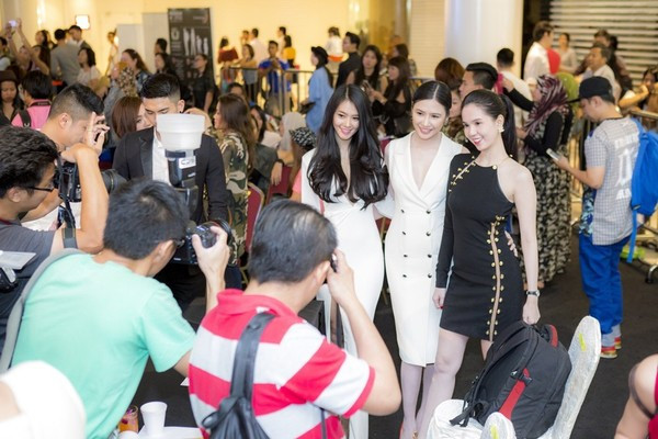 Ngọc Trinh nổi bật trên ghế nóng tại Chung kết siêu mẫu Malaysia
