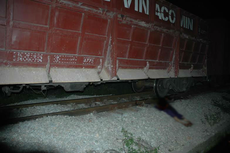 Nghệ An: Băng qua đường sắt, 2 người chết thảm, 1 người nguy kịch