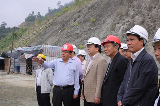 Phó Thủ tướng Hoàng Trung Hải thị sát công trình thủy điện Lai Châu