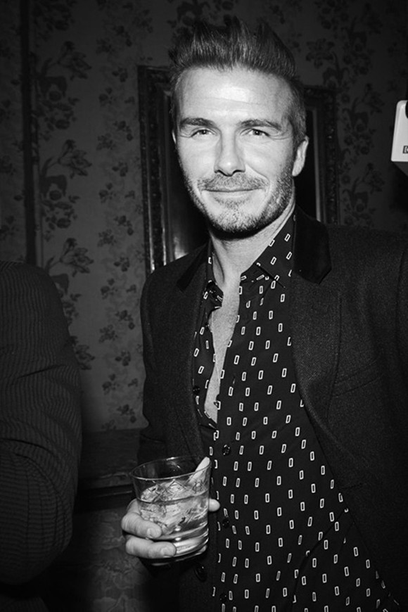 David Beckham, David Beckham o tp ho chi minh, phu nu chup anhDavid Beckham, vua lai xe vua chup anh