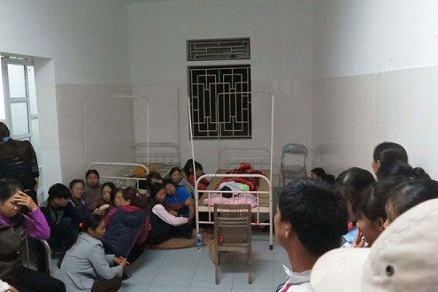 Thái Bình: Sản phụ tử vong bất thường, người nhà “vây” trạm y tế xã