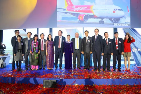 Vietjet nhận tàu bay đầu tiên của hợp đồng Airbus