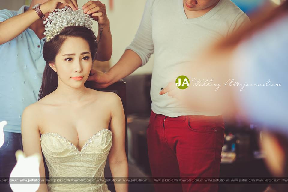 Tiết lộ hậu trường makeup đám cưới Quỳnh Nga - Doãn Tuấn