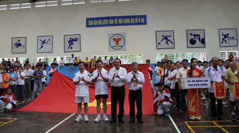 Chánh án TANDTC Trương Hoà Bình dự khai mạc Hội thao Cụm thi đua số V - TAND