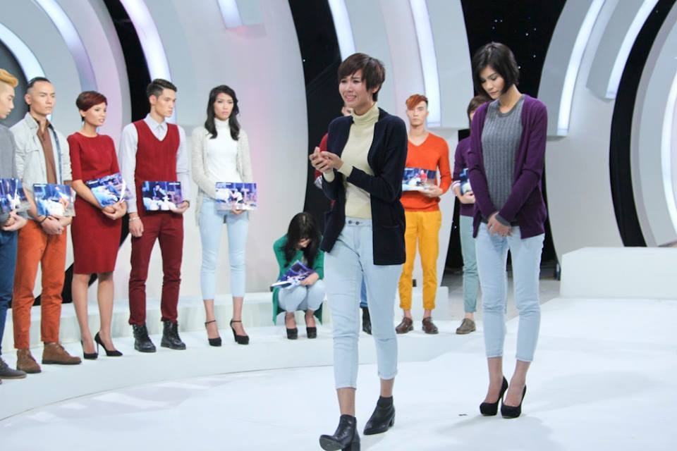 Tập 5 Vietnam's Next Top Model: Chụp hình với những chú cừu xinh đẹp