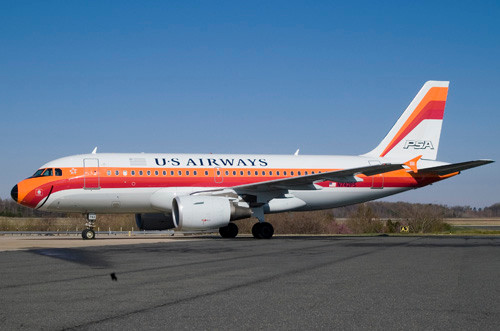 Máy bay hãng US Airways phải hạ cánh khẩn cấp vì mùi lạ
