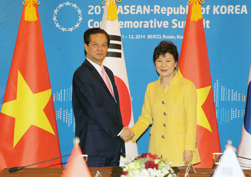 Thủ tướng hội đàm với Tổng thống Hàn Quốc Park Geun Hye 