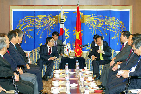 Thủ tướng Nguyễn Tấn Dũng tiếp Thị trưởng thành phố Busan