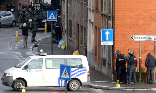 Các phần tử vũ trang bắt giữ con tin tại Bỉ ra hàng 