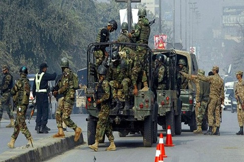 Taliban bất ngờ tấn công trường học ở Pakistan, gần 130 người thiệt mạng
