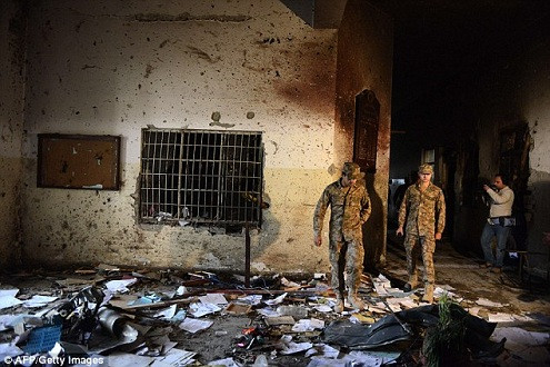 Những hình ảnh rùng mình về vụ tấn công trường học tại Pakistan