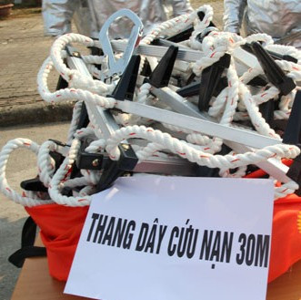 Cảnh sát PCCC Hà Nội tiếp nhận phương tiện, trang thiết bị chữa cháy mới
