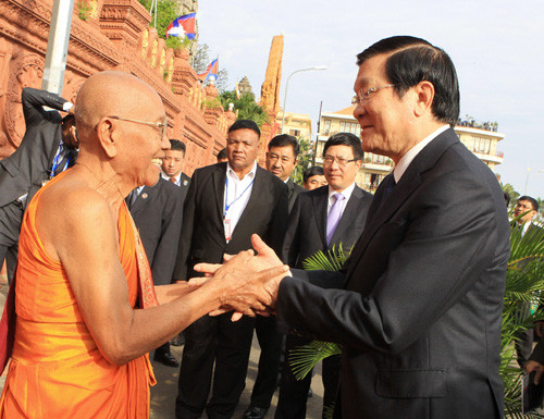 Chủ tịch nước tiếp tục các hoạt động tại Campuchia