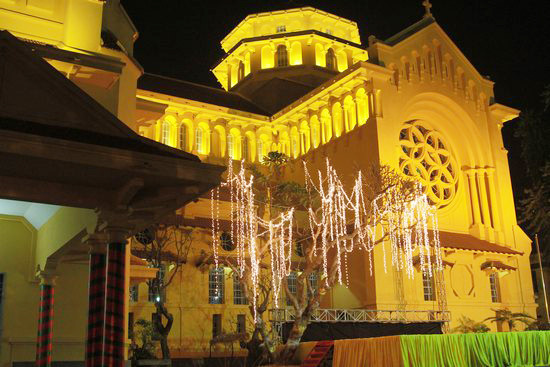 Hà Nội: Các nhà thờ đẹp lung linh trước đêm giáng sinh