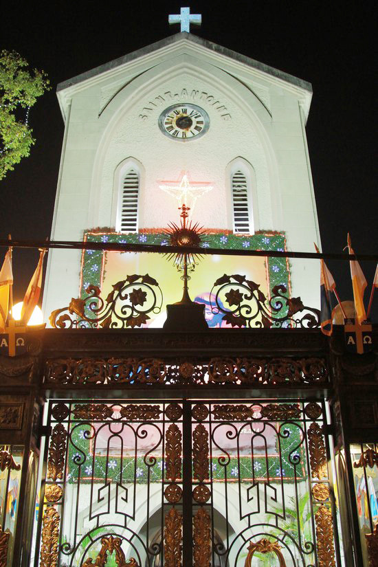 Hà Nội: Các nhà thờ đẹp lung linh trước đêm giáng sinh