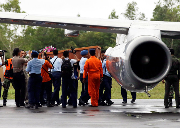 Xác máy bay QZ8501 đang nằm ở độ sâu khoảng 30 mét