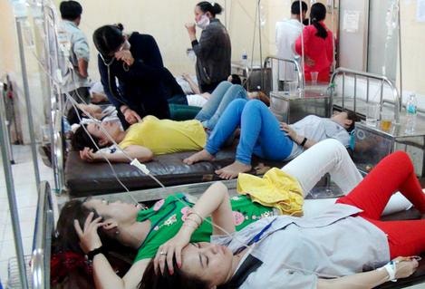 Trà Vinh: 108 công nhân nhập viện vì ngộ độc thực phẩm