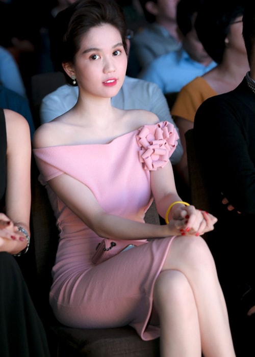 Angela Phương Trinh 