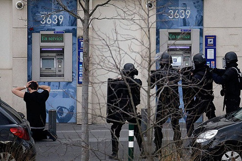 Pháp: Thêm một vụ bắt cóc con tin 