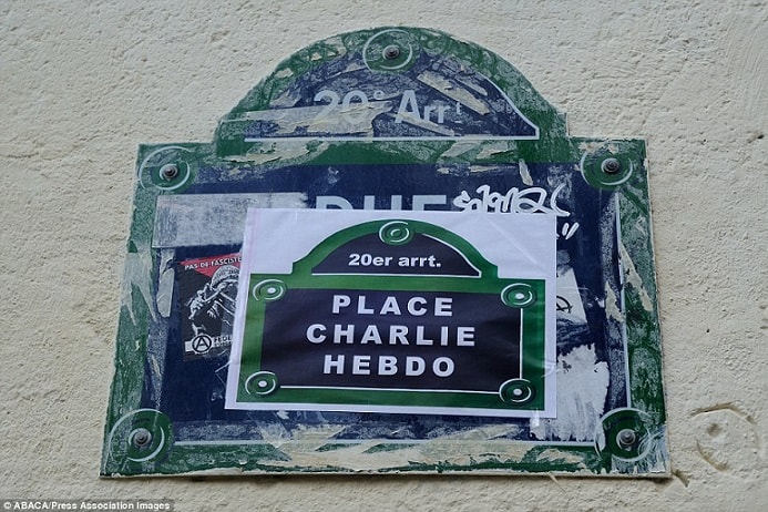 Paris tràn ngập tranh grafitti tưởng nhớ nạn nhân vụ Charlie Hebdo