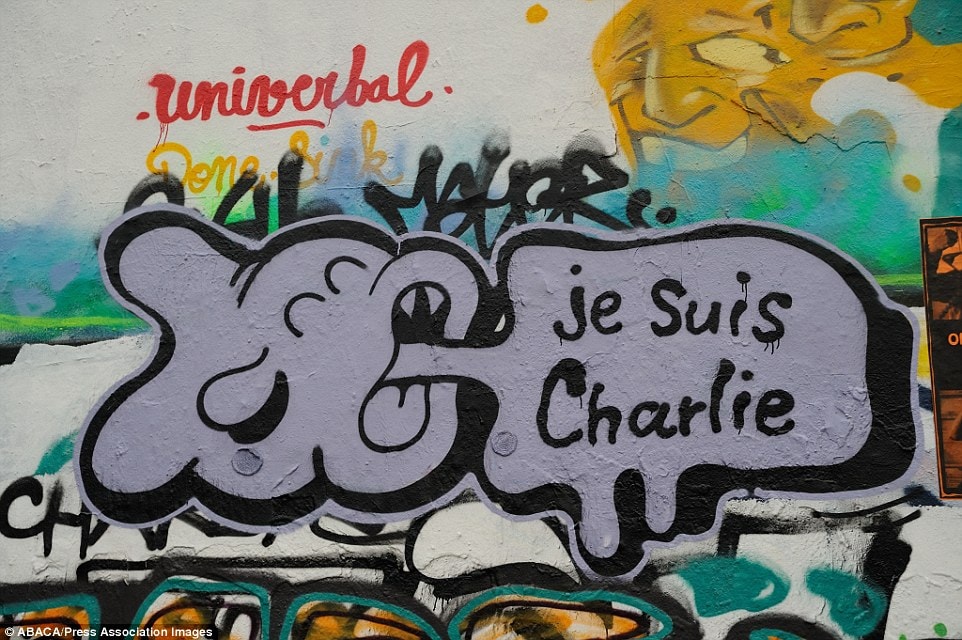 Paris tràn ngập tranh grafitti tưởng nhớ nạn nhân vụ Charlie Hebdo