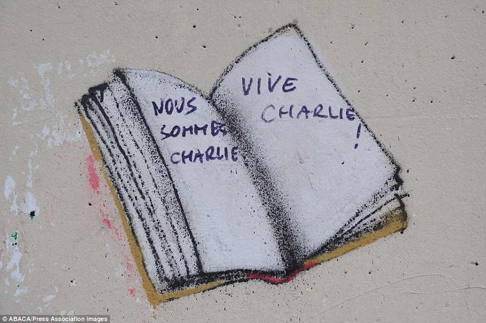 Paris tràn ngập tranh grafitti tưởng nhớ nạn nhân vụ Charlie Hebdo