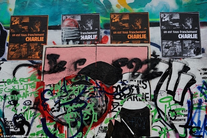 Paris tràn ngập tranh grafitti tưởng nhớ nạn nhân vụ Charlie Hebdo